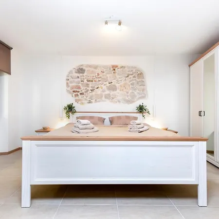 Mel Rovinj